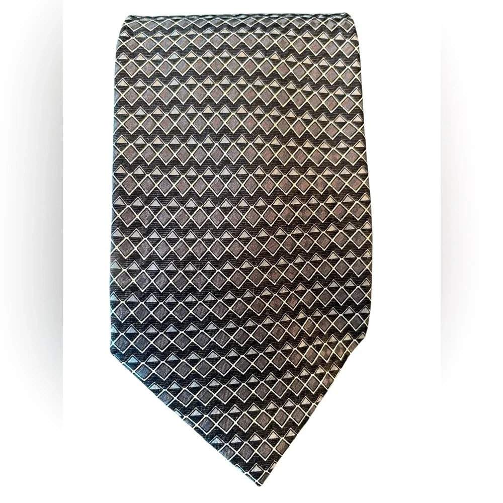 🖤🩶TODAY’S MAN Elegant Black and Gray Geometric Tie. Pure Silk. Gorgeous!